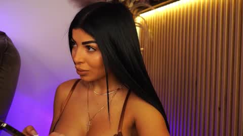 Andreea online show from October 5, 7:45 pm