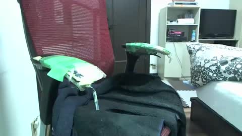 Snapshot of kinchan069 chatting on February 10, 2:05 pm kinchan069 online show from February 10, 2:05 pm