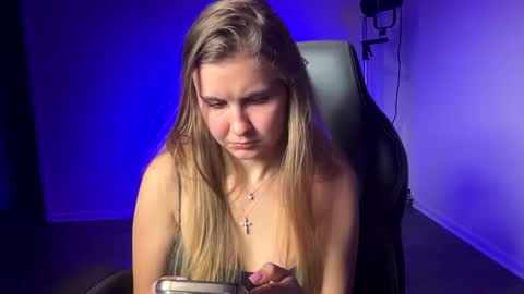 kinci06 online show from March 5, 11:27 pm