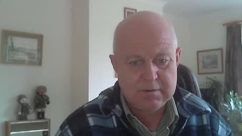 Snapshot of kindahairy4u chatting on November 9, 1:53 pm kindahairy4u online show from November 9, 1:53 pm