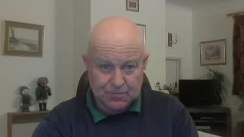 Snapshot of kindahairy4u chatting on November 11, 7:03 pm kindahairy4u online show from November 11, 7:03 pm