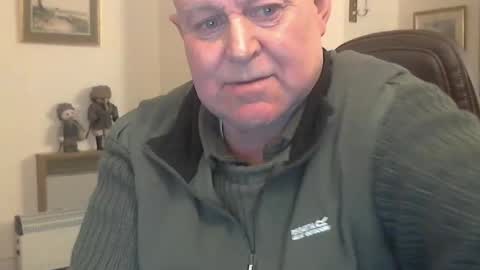 Snapshot of kindahairy4u chatting on December 21, 8:49 pm kindahairy4u online show from December 21, 8:49 pm