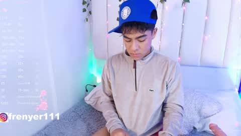 Snapshot of king_azahell chatting on January 12, 8:36 pm king help me reach 100 likes online show from January 12, 8:36 pm