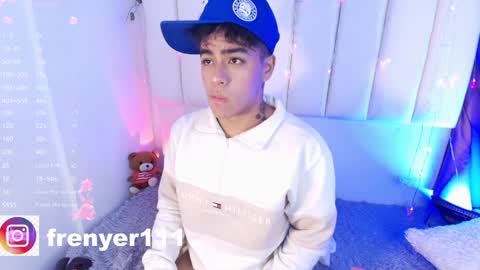 Snapshot of king_azahell chatting on January 22, 5:59 am king help me reach 100 likes online show from January 22, 5:59 am