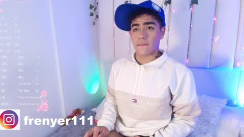 Snapshot of king_azahell chatting on January 26, 9:07 pm king help me reach 100 likes online show from January 26, 9:07 pm