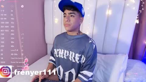 Snapshot of king_azahell chatting on February 11, 5:16 am king help me reach 100 likes online show from February 11, 5:16 am