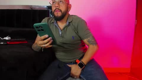 Snapshot of king_bear_25 chatting on March 3, 1:12 am king_bear_25 online show from March 3, 1:12 am