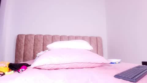 Snapshot of king_bella_ chatting on November 13, 3:05 am Bella online show from November 13, 3:05 am