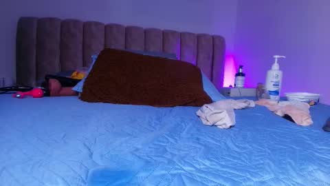 Snapshot of king_bella_ chatting on November 26, 3:07 am Bella online show from November 26, 3:07 am