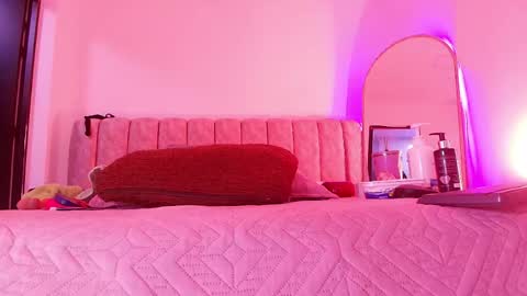 Bella online show from April 18, 3:10 am