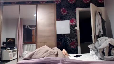 Snapshot of kingandprincess chatting on December 22, 4:38 pm sexysexyhotwetpinkredpussy online show from December 22, 4:38 pm