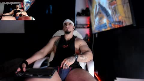 Snapshot of kingbear777 chatting on December 3, 10:18 pm King Bear online show from December 3, 10:18 pm