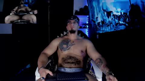 Snapshot of kingbear777 chatting on December 8, 7:11 pm King Bear online show from December 8, 7:11 pm