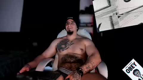 Snapshot of kingbear777 chatting on February 16, 2:21 pm King Bear online show from February 16, 2:21 pm