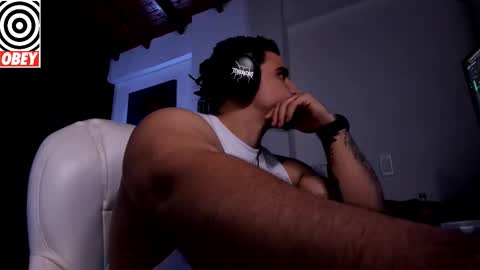 Snapshot of kingbear777 chatting on October 1, 12:11 pm King Bear online show from October 1, 12:11 pm