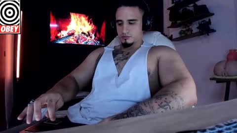 Snapshot of kingbear777 chatting on October 2, 12:17 am King Bear online show from October 2, 12:17 am