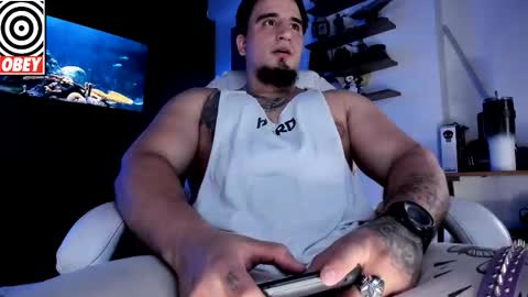 Snapshot of kingbear777 chatting on November 17, 8:58 pm King Bear online show from November 17, 8:58 pm