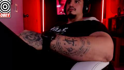 Snapshot of kingbear777 chatting on November 24, 4:45 am King Bear online show from November 24, 4:45 am