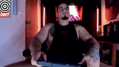 Snapshot of kingbear777 chatting on December 15, 1:21 am King Bear online show from December 15, 1:21 am