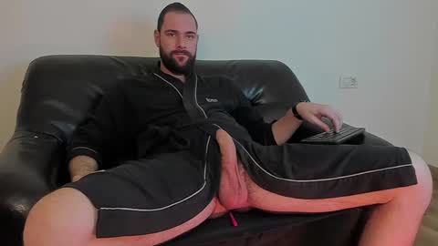 Snapshot of kingmallcom chatting on January 25, 12:16 pm The King online show from January 25, 12:16 pm