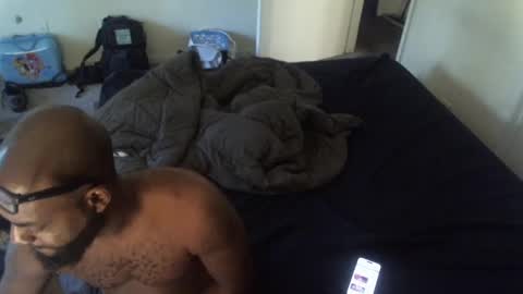 Snapshot of kingofkingz74 chatting on October 3, 2:47 pm kingofkingz74 online show from October 3, 2:47 pm