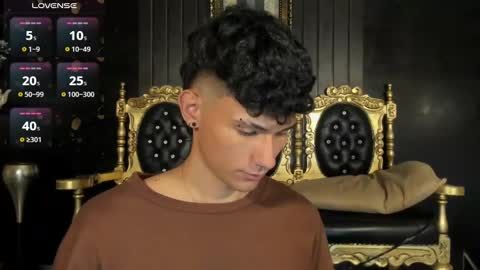 Snapshot of kingparker1 chatting on December 6, 11:00 am A L E X online show from December 6, 11:00 am