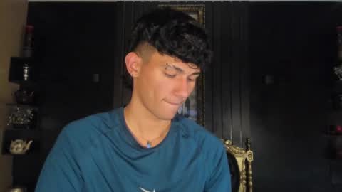 Snapshot of kingparker1 chatting on December 12, 4:15 am A L E X online show from December 12, 4:15 am