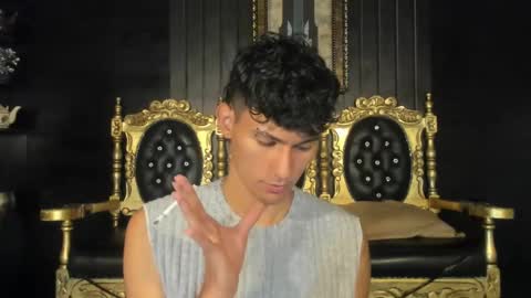 Snapshot of kingparker1 chatting on December 14, 3:51 am A L E X online show from December 14, 3:51 am