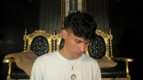 Snapshot of kingparker1 chatting on December 15, 4:40 am A L E X online show from December 15, 4:40 am