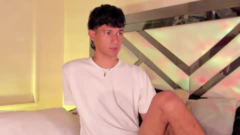 Snapshot of kingparker1 chatting on February 1, 4:24 am A L E X online show from February 1, 4:24 am