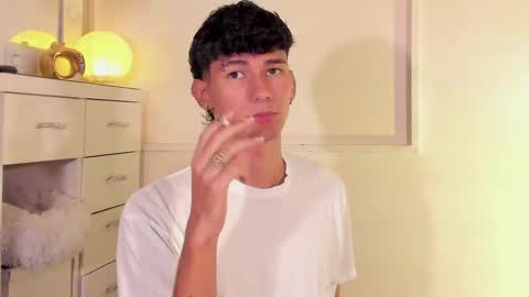 Snapshot of kingparker1 chatting on February 23, 3:45 am A L E X online show from February 23, 3:45 am