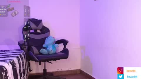 Snapshot of kingparker1 chatting on November 13, 2:54 am A L E X online show from November 13, 2:54 am