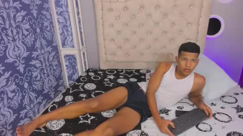 Snapshot of kingstark_ chatting on October 5, 11:19 am sebastian online show from October 5, 11:19 am