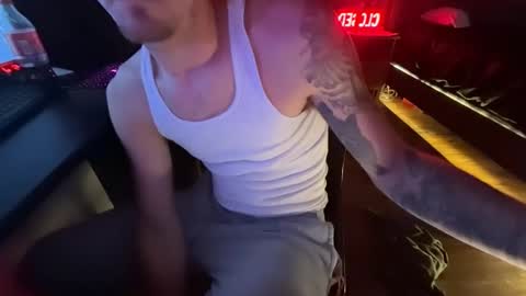 Snapshot of kinksss4all chatting on November 16, 3:34 am KinkPLAY9 online show from November 16, 3:34 am