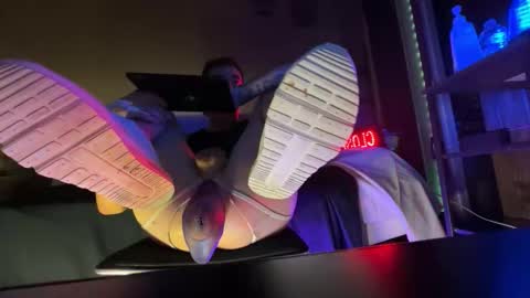 Snapshot of kinksss4all chatting on December 3, 8:34 am KinkPLAY9 online show from December 3, 8:34 am