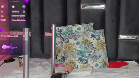 Snapshot of kinky_polar chatting on February 4, 4:59 am Polar online show from February 4, 4:59 am