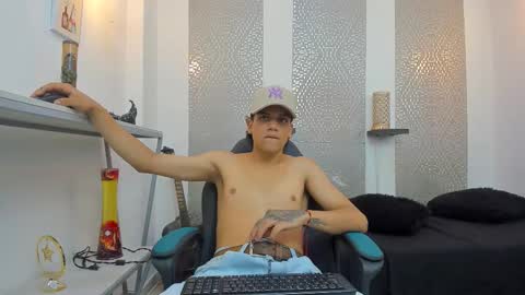 Snapshot of kinky_spice69 chatting on September 11, 7:14 pm online show from September 11, 7:14 pm