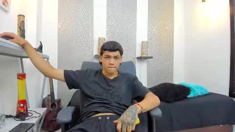 Snapshot of kinky_spice69 chatting on October 9, 12:14 pm online show from October 9, 12:14 pm