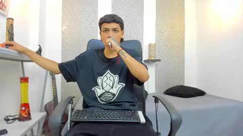 Snapshot of kinky_spice69 chatting on October 11, 11:31 am online show from October 11, 11:31 am