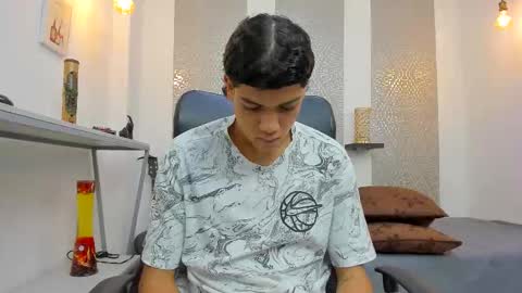 Snapshot of kinky_spice69 chatting on October 17, 1:03 pm online show from October 17, 1:03 pm