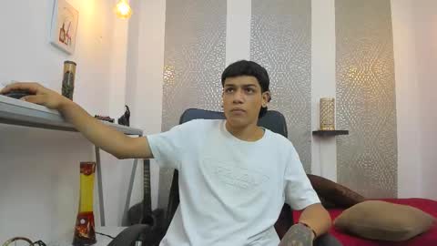 Snapshot of kinky_spice69 chatting on October 18, 12:06 pm online show from October 18, 12:06 pm
