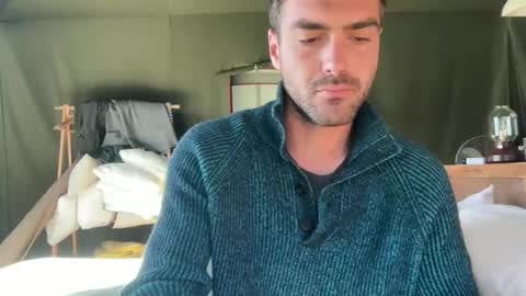 M online show from November 6, 9:32 am