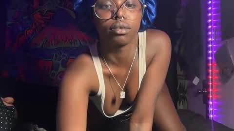 Snapshot of kinkycoupleinteracial chatting on September 20, 1:06 am interracialfacial online show from September 20, 1:06 am