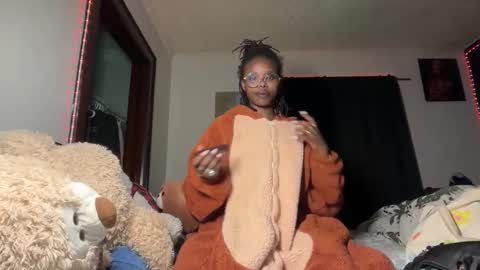 Snapshot of kinkycoupleinteracial chatting on December 17, 4:40 am interracialfacial online show from December 17, 4:40 am