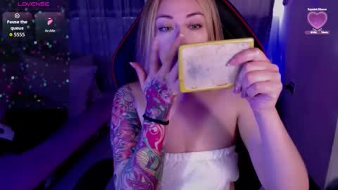  Sara  online show from February 20, 9:15 pm