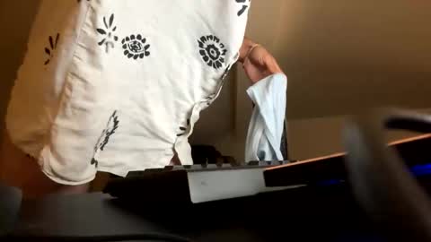 Snapshot of kinkyguy9883 chatting on October 21, 7:53 am kinkyguy9883 online show from October 21, 7:53 am