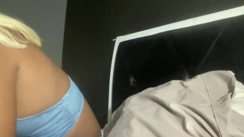 Snapshot of kinkykittee chatting on February 9, 7:05 am Bunniii online show from February 9, 7:05 am