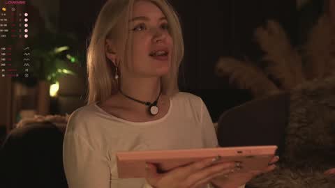 Snapshot of kinkylina_ chatting on December 15, 12:06 pm kinkylina_ online show from December 15, 12:06 pm