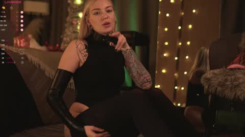 Snapshot of kinkylina_ chatting on December 27, 5:26 pm kinkylina_ online show from December 27, 5:26 pm