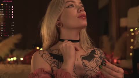 Snapshot of kinkylina_ chatting on December 28, 11:30 am kinkylina_ online show from December 28, 11:30 am